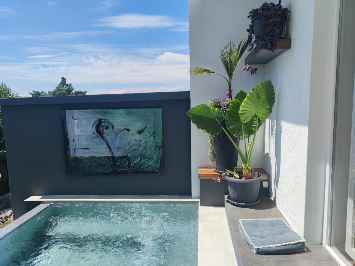 Art Gallery House With A Small Relaxing Pool Crikvenica Ngoại thất bức ảnh