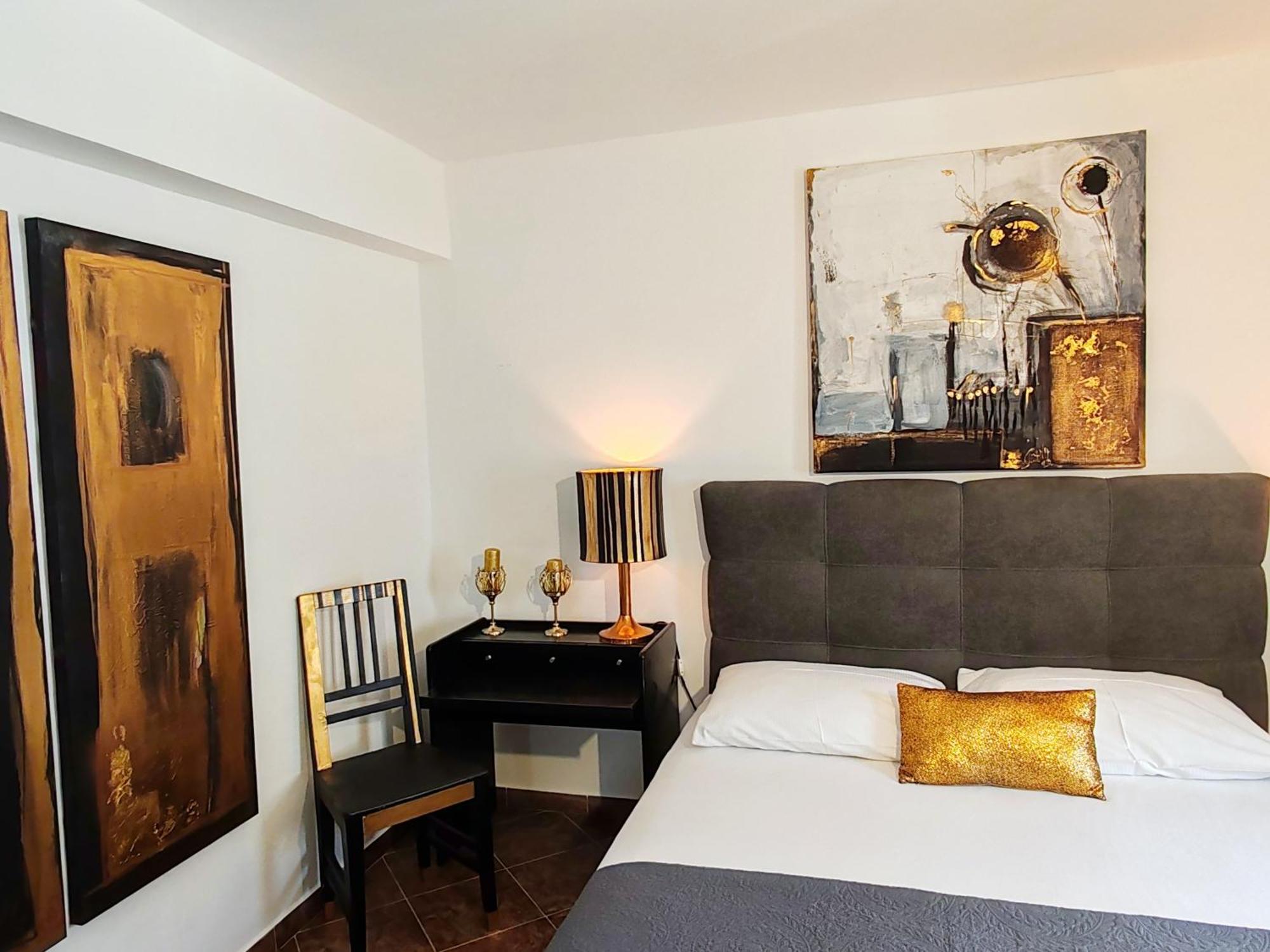 Art Gallery House With A Small Relaxing Pool Crikvenica Ngoại thất bức ảnh