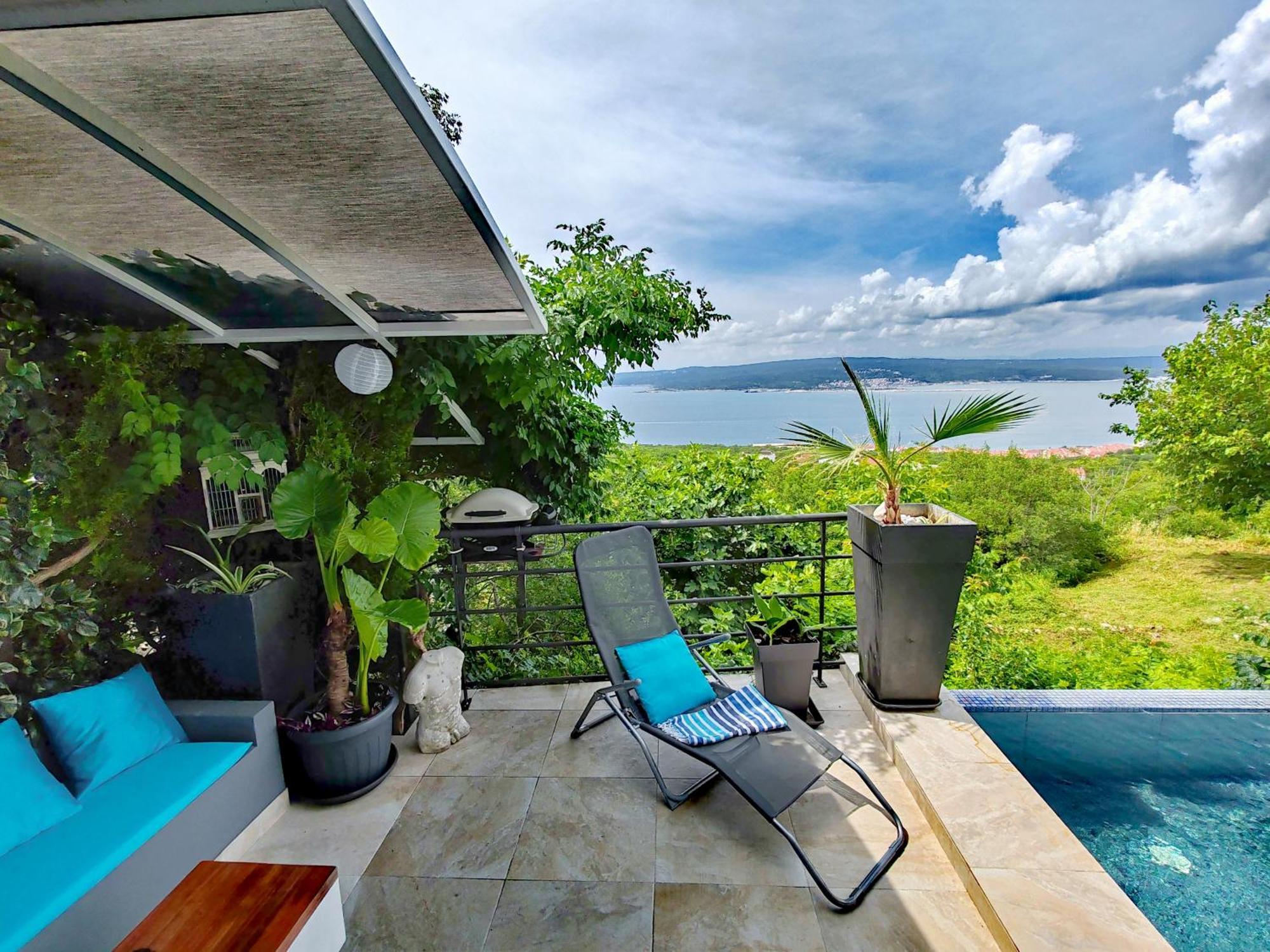 Art Gallery House With A Small Relaxing Pool Crikvenica Ngoại thất bức ảnh